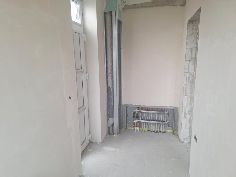 Casă cu 5 camere cu Teren 500 Mp în Clinceni