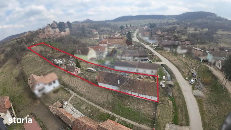 Casă cu 6 camere cu Teren 1997 Mp în Moșna