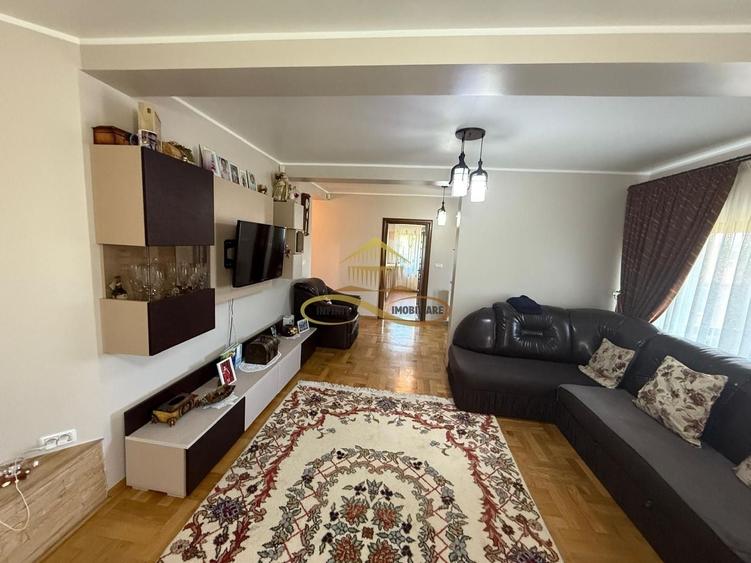 Casă individuală cu 5 camere cu Teren 1200 Mp în Măgura
