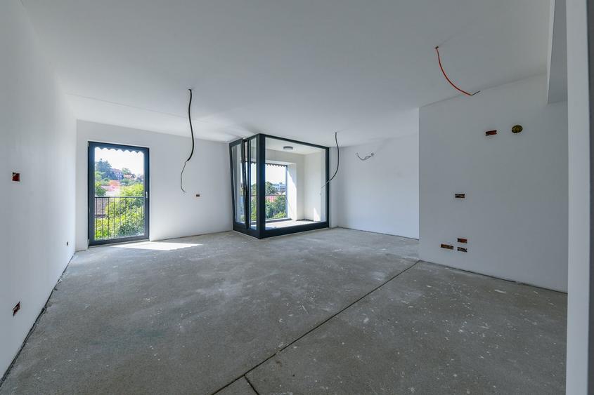 Apartament cu 3 camere decomandat în Brașovul Vechi
