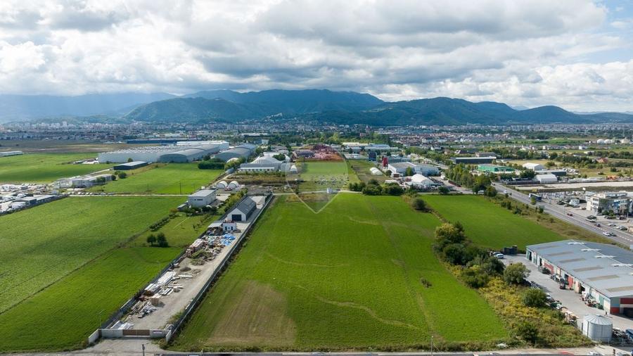 Teren Construcții intravilan de 8500 mp, în Griviței