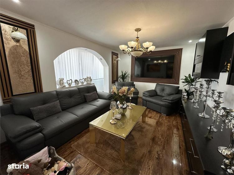 Apartament cu 3 camere decomandat în Sud