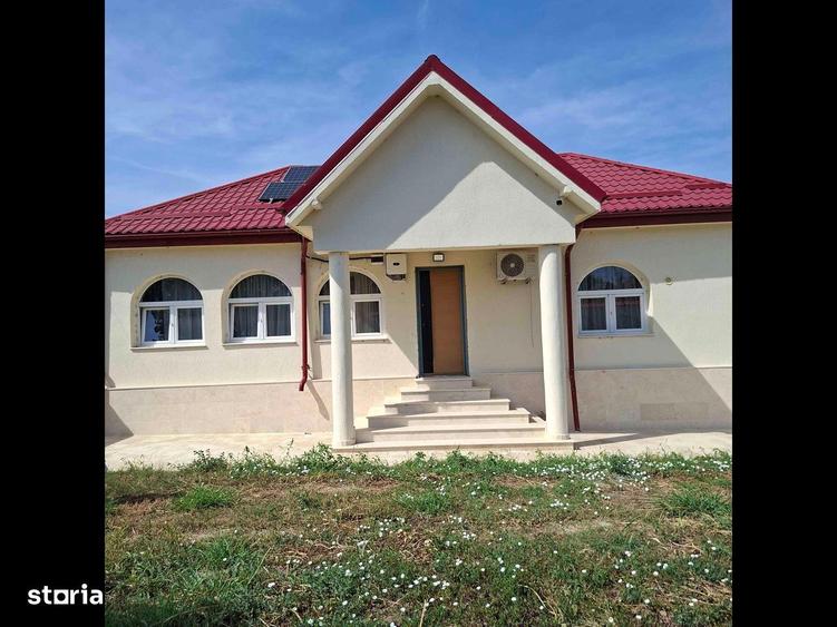 Casă cu 3 camere în Șimnicu de Sus