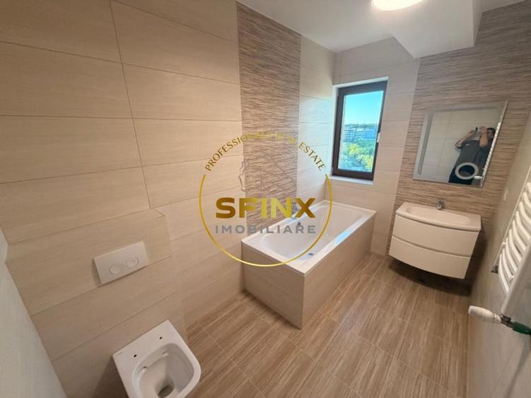 Apartament cu 3 camere semidecomandat, mobilat în Băneasa