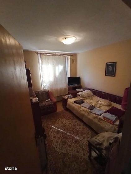 Apartament cu 2 camere semidecomandat în Craiovei