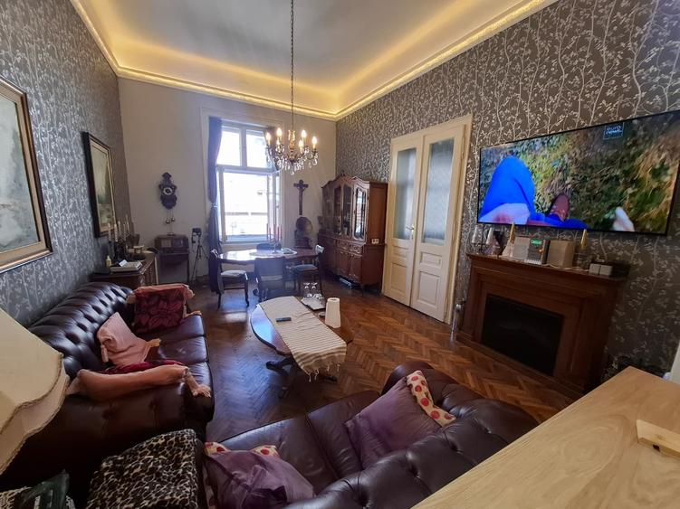 Apartament cu 3 camere semidecomandat în Central