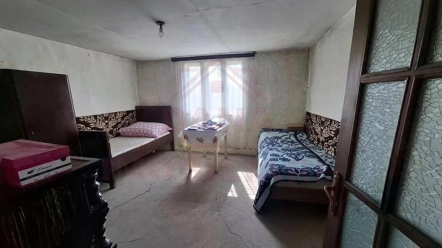 Casă cu 3 camere cu Teren 4636 Mp în Gherteniș