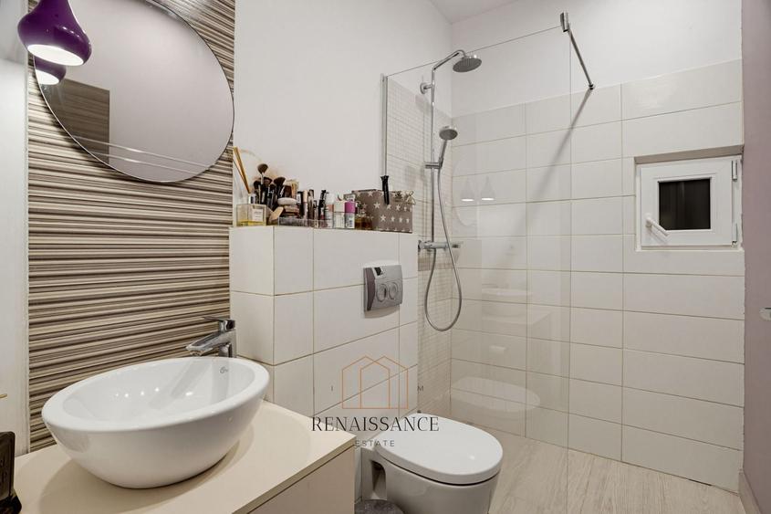 Casă individuală cu 6 camere cu Canalizare în Dumbrăvița