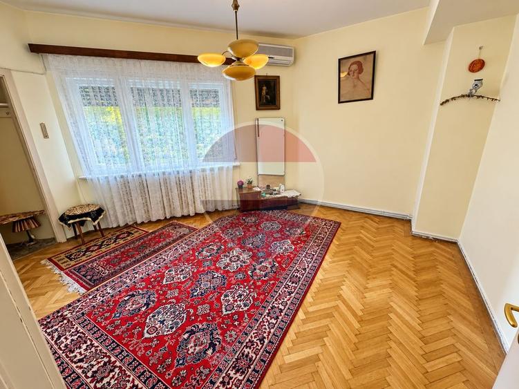 Apartament cu 4 camere semidecomandat, mobilat în Grădina Icoanei