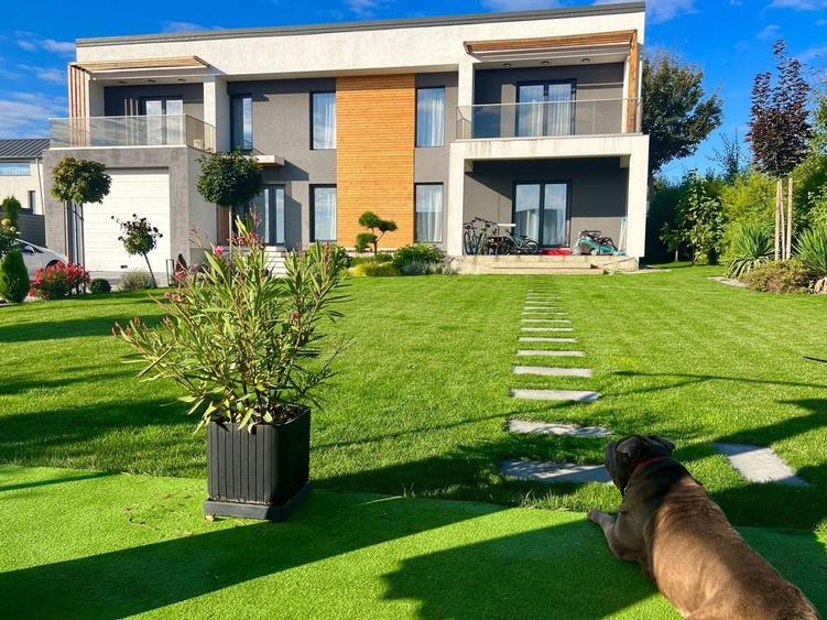 Casă cu 4 camere cu Teren 705 Mp în Central