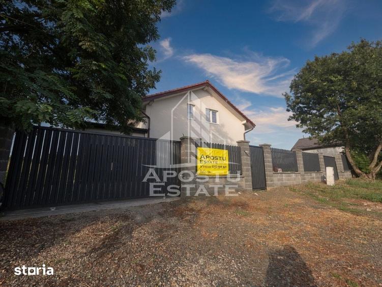 Casă cu 5 camere cu Teren 800 Mp în Pădureni