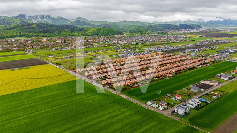 Teren agricol extravilan de 13742 mp, în Cristian
