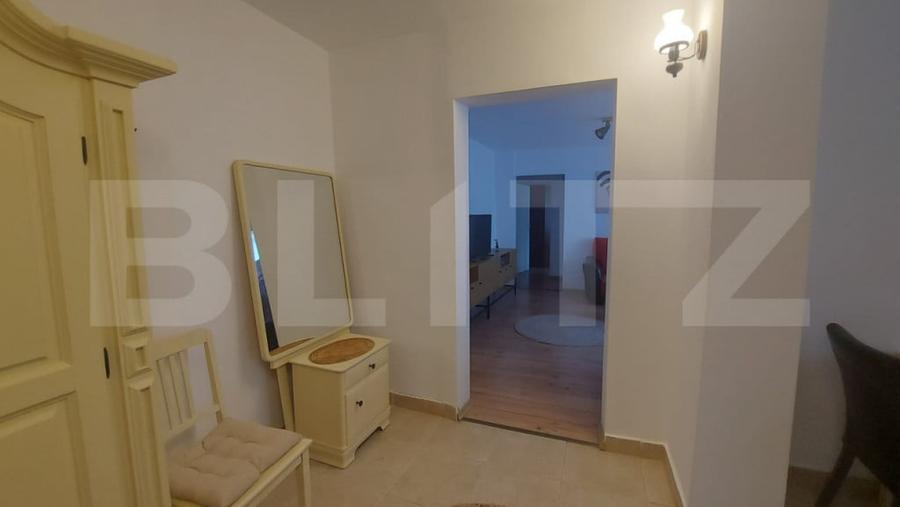 Apartament cu 3 camere decomandat în Careiului