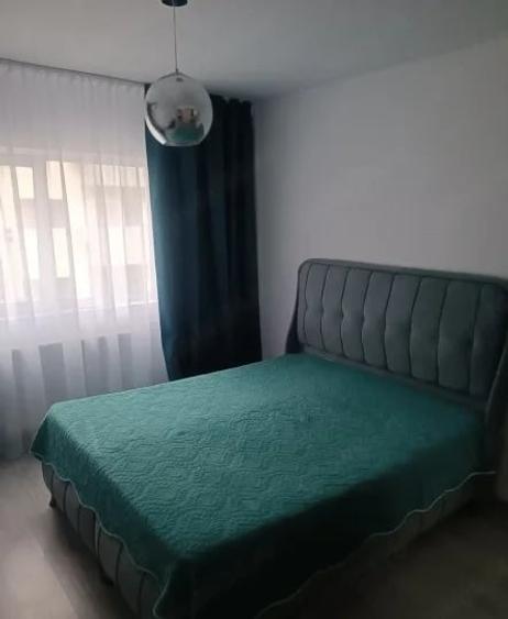 Apartament cu 3 camere semidecomandat, mobilat în Theodor Pallady
