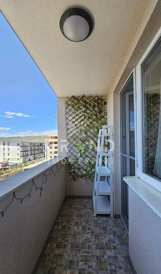 Apartament cu 3 camere semidecomandat, mobilat în Florești