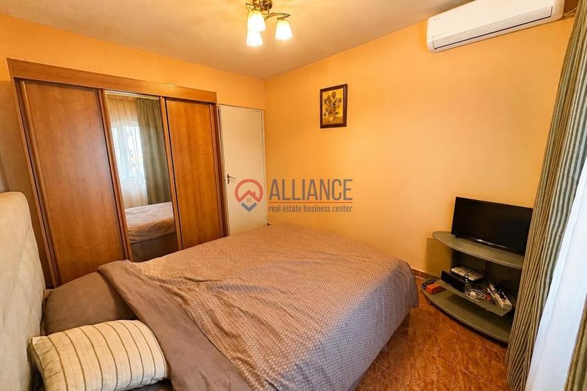 Apartament cu 3 camere decomandat în Casa de Cultură
