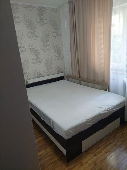 Apartament cu 3 camere decomandat, mobilat în P-ța Reșița
