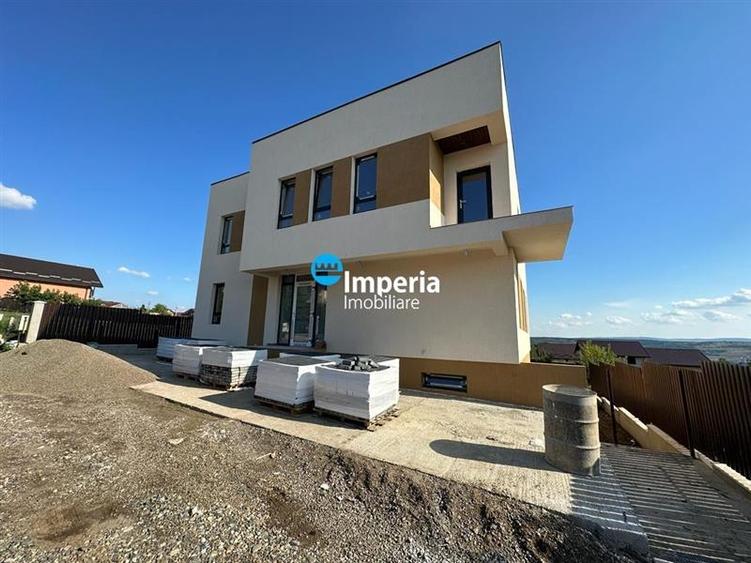 Casă individuală cu 6 camere cu Teren 450 Mp în Valea Lupului