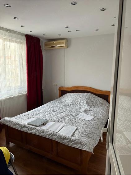 Apartament cu 3 camere decomandat, mobilat în Eroii Revoluției — fotografia 1