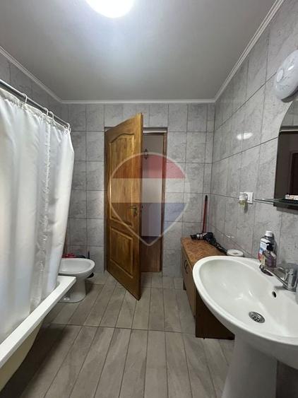Duplex cu 4 camere cu Teren 500 Mp în Burdujeni