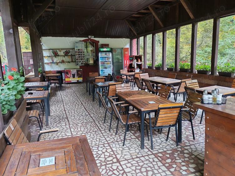 Casă cu 3 camere în Vadu Crișului