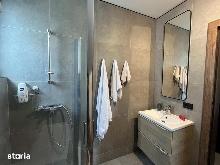 Casă individuală cu 3 camere cu Canalizare în Tunari
