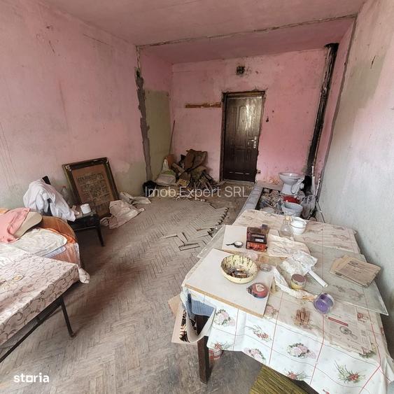 Vindem camera de camin in Noua - necesita renovare!