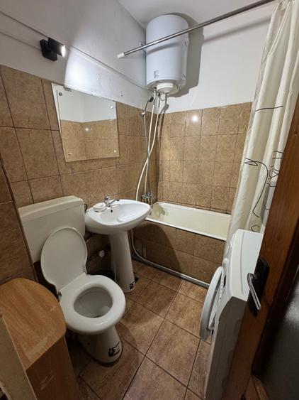 Garsonieră decomandată în Central