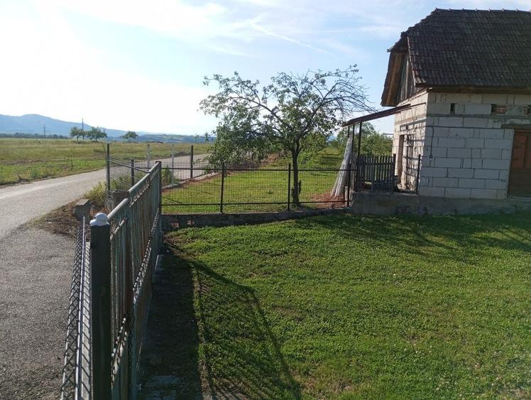 Casă cu 2 camere în Hălmăgel