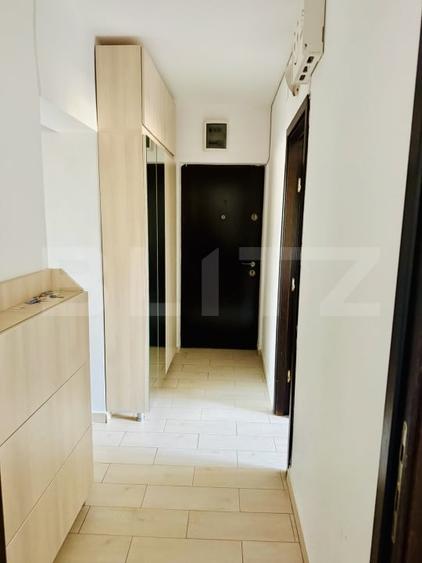 Apartament cu 3 camere decomandat, mobilat în Republicii