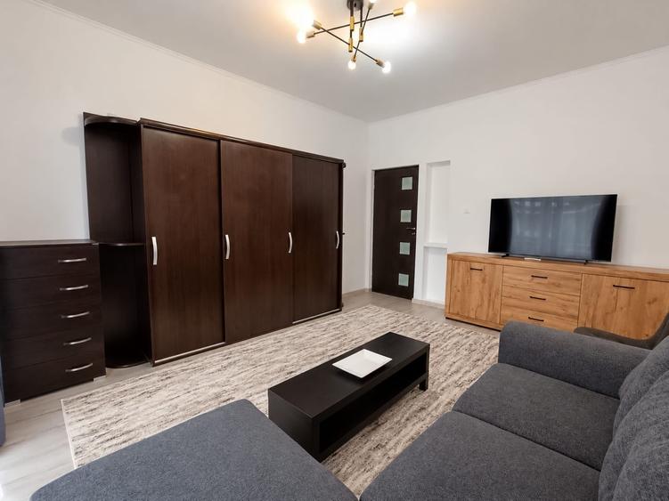 Apartament cu 2 camere decomandat în Centrul Civic