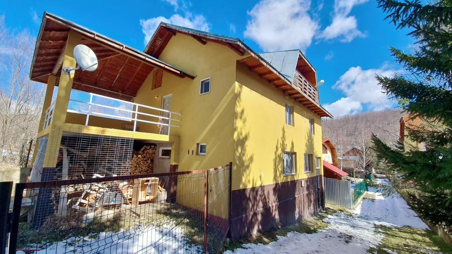 Casă cu 5 camere cu Canalizare în Cheia
