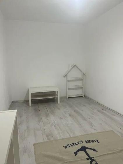 Apartament cu 2 camere semidecomandat, mobilat în Casa de Cultură
