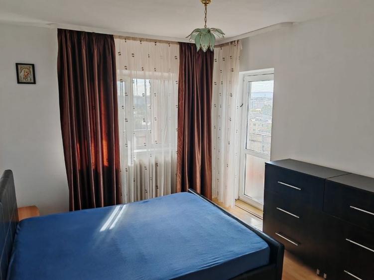 Apartament cu 3 camere decomandat în Păcurari
