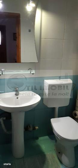 Apartament cu 3 camere decomandat, mobilat în Nicolina