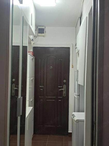 Apartament cu 2 camere semidecomandat în Cuza Vodă