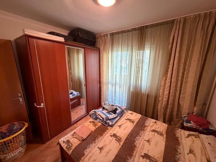 Apartament cu 4 camere decomandat, mobilat în Crângași