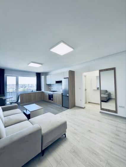 Apartament cu 2 camere decomandat în Tractorul