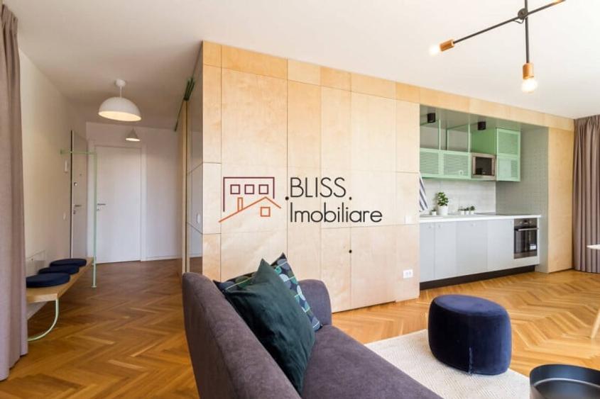 Apartament cu 4 camere decomandat în Victoriei