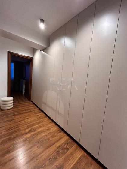 Apartament cu 3 camere nedecomandat, mobilat în Parcul Carol