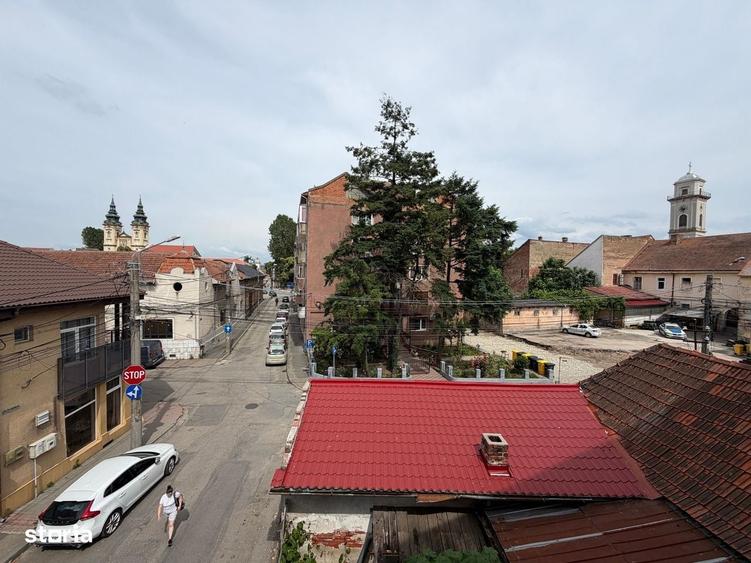 Casă cu 4 camere în Central