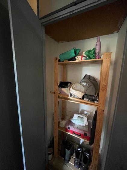 Apartament cu 4 camere semidecomandat, mobilat în P-ța Victoriei