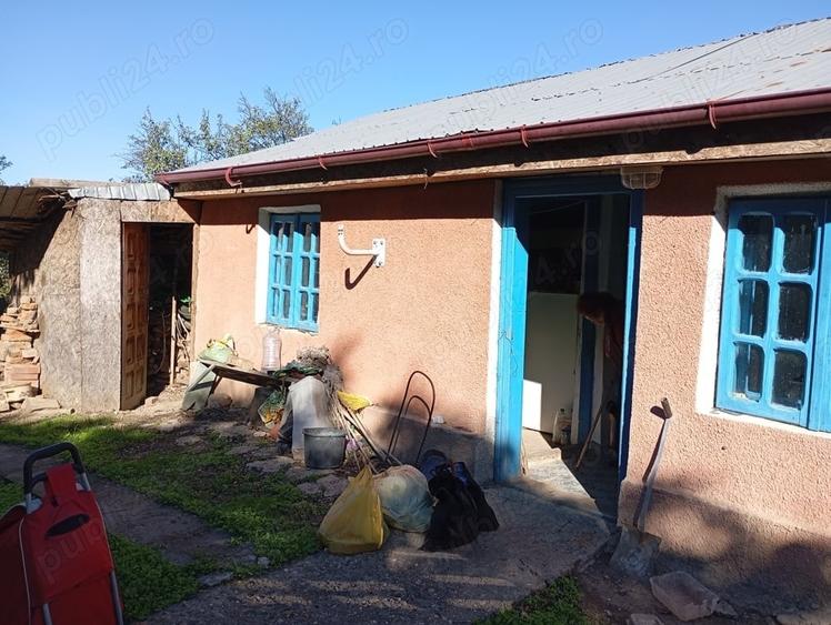 Casă cu 2 camere cu Teren 2134 Mp în Gugești