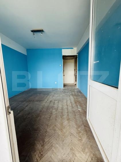 Apartament cu 2 camere semidecomandat în Centrul Civic