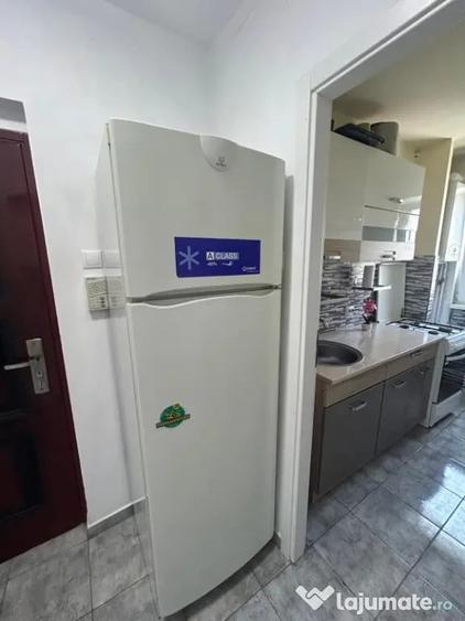 Apartament cu 2 camere semidecomandat în Florilor