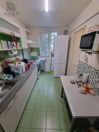 Apartament cu 3 camere decomandat, mobilat în Drumul Taberei