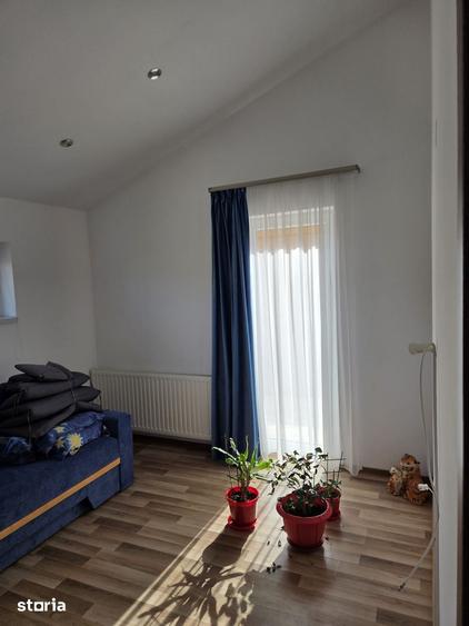 Casă cu 4 camere cu Teren 600 Mp în Dumbrăvița
