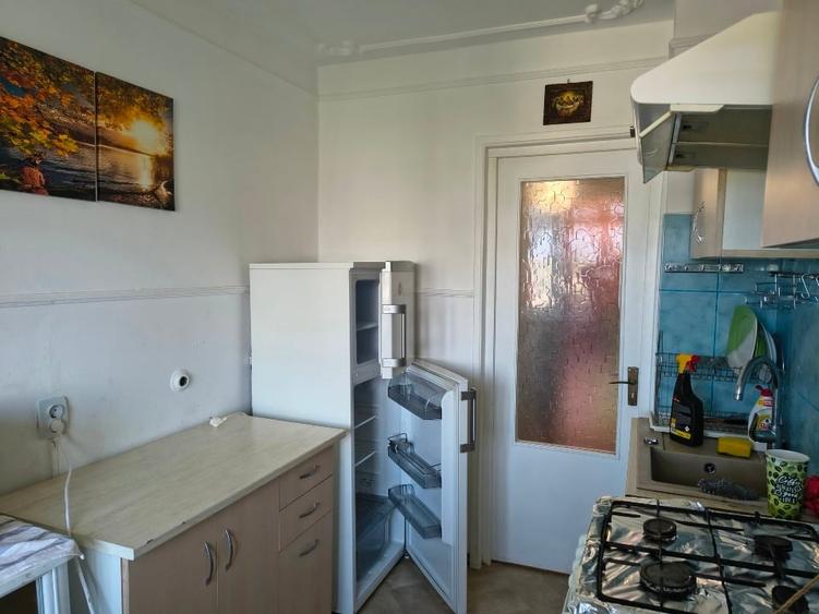 Apartament cu 2 camere semidecomandat, mobilat în Nicolina
