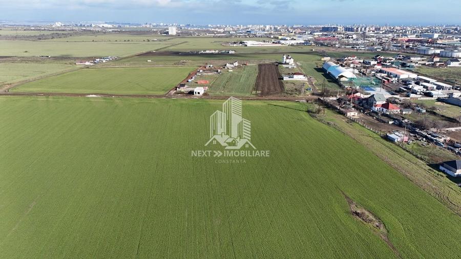 Teren agricol intravilan de 6750 mp, în Palas