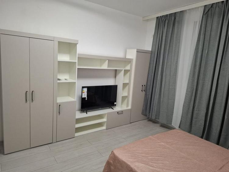 Garsonieră decomandată în Central